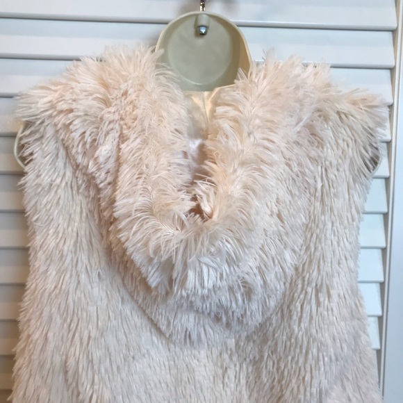 Beulah Boho Furry Teddy Bear Vest - Picture 6 of 8